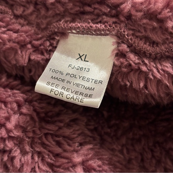 Zenana Outfitters Plush Faux Fur Vest Hoodie in Purple Size XL - Picture 5 of 7